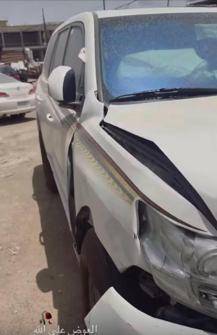 لاندكروزر 2017   6 سلندر بريم أصل رقم بغداد
مواصفات السيارة 
تحكم عن بعد
دي في دي سقف
اناره داخليه 
مري شفط
فتحه سقف
دبل ماوس
حساسات 
كشنات جلد كهربائي …الخ
عداد السيارة 195 الف حقيقي بشرط الفحص
السياره بيها جاملغ بارد و بيها صبغ ربع البنيد ونص الباب الخلفي عكس السايق صور الضربه منشوره 
السياره بأسمي تحويل ثاني يوم
البيع نقدا 
مكان السياره / النجف 
السعر 425

رقمي ***********
