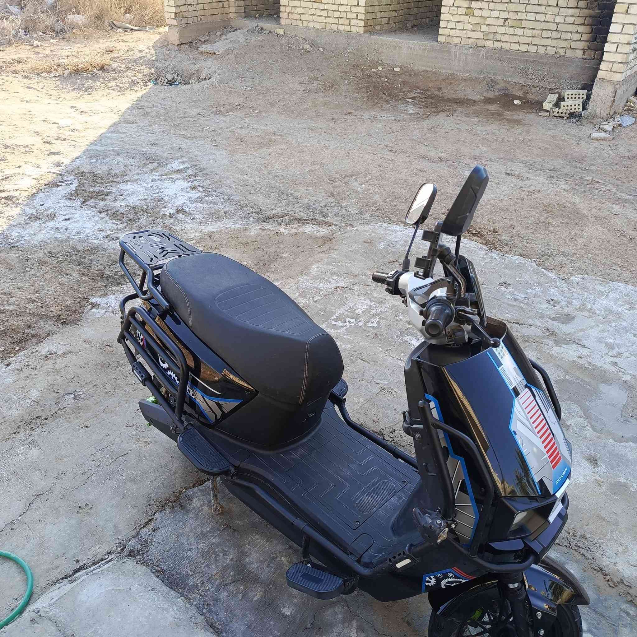 سلام عليكم دراجه شحن سكنس 6 بطارت 32 امبير
تاير 10 دبل هايدروليك
دبل الخلفي غاز
بريك دسك 
نضام R
نضام P
لايت عالي و ناصي 
دبل رماش 
صطاب بريك 
زنون دبل امامي و خلفي 
ستان مبايل 
اليثوم جيب وشد 
ام بي ثري بلتوث


**إذا كنت صاحب هذا الإعلان وتريد حذفه لأي سبب، رجاءا أرسل رسالة إلى الدعم الفني**