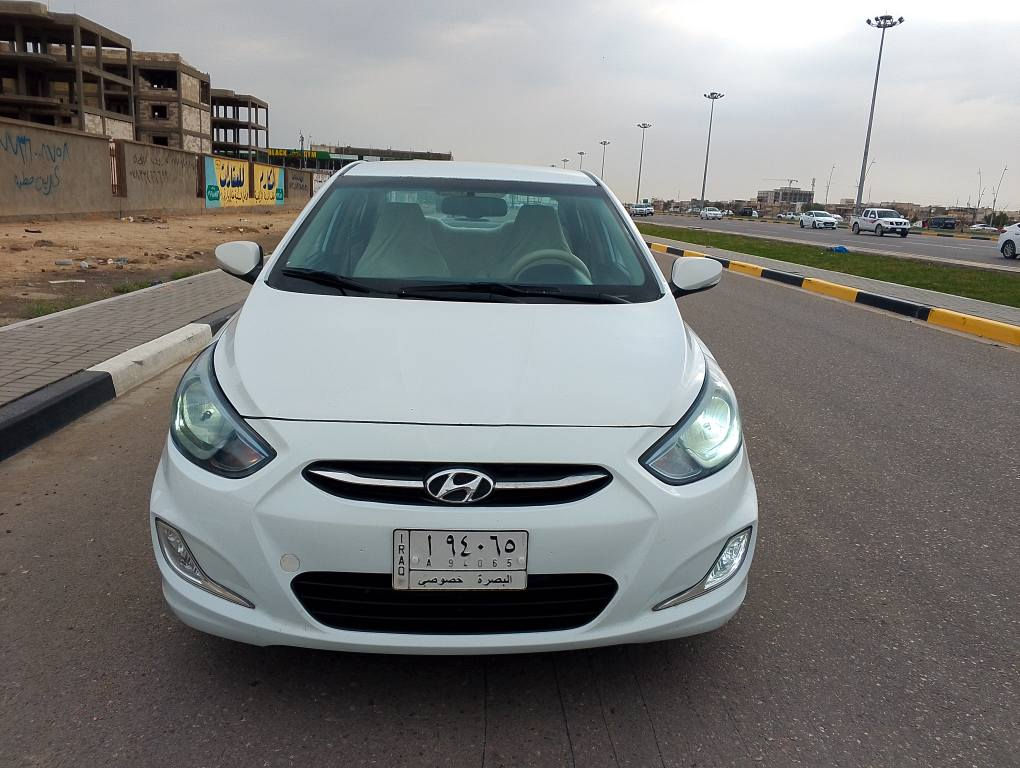 السلام عليكم بيع فقط هونداي اكسنت مديل 2015 بصره محرك 1600 كفاله من الضربه السياره سعوديه بيه مكان رش جماليه قليله بدون ضربه شواصي لغدود دواخل تكم قماره كفاله محرك وكير هسه شادهم جديد السعر 62العنوان البصره حمدان *********** بيه ملاحضه أتصل وفهمك بيها واني خادم البصرة, العراق
