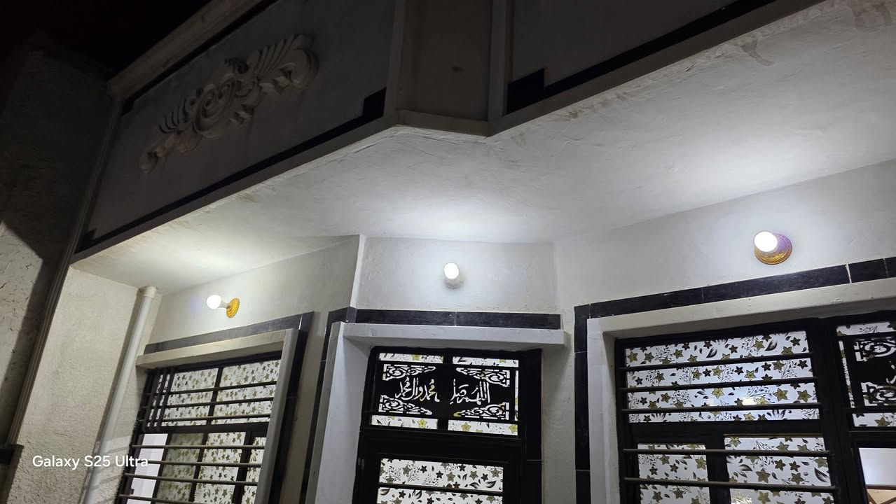 بيت للبيع مساحة ١٣٠متر  ٦.٥×٢٠نزال طابق  غرف وهول واستقبال وكراج وخدمات فول منطقة بوب الشام منطقة السواري فرع واثق الساعدي  طابو ملك صرف زراعي سند ٢٥  كامل خدمات ومتوجه موقع حلو سعر ٨٦  بناء جديد هستوهه طلعت العماله منه شتايكر   ماء كهرباء تبليط فرع عريض ١٠ متر الاتصال ***********
حسين نعمة الساري  
بيت للبيع مساحة ١٣٠متر  ٦.٥×٢٠نزال طابق  غرف وهول واستقبال وكراج وخدمات فول منطقة بوب الشام منطقة السواري فرع واثق الساعدي  طابو ملك صرف زراعي سند ٢٥  كامل خدمات ومتوجه موقع حلو سعر ٨٦  بناء جديد هستوهه طلعت العماله منه شتايكر   ماء كهرباء تبليط فرع عريض ١٠ متر الاتصال ***********
