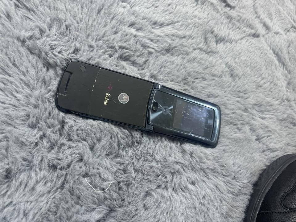 Motorola RAZR2 V8


**إذا كنت صاحب هذا الإعلان وتريد حذفه لأي سبب، رجاءا أرسل رسالة إلى الدعم الفني**