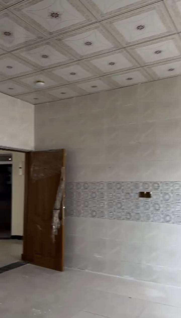 للايجــار طابق اول مهيجران قرب داخل
3غرف منام وصاله مطبخ صحيات جديد
اجار500 📞 *********** 📞
