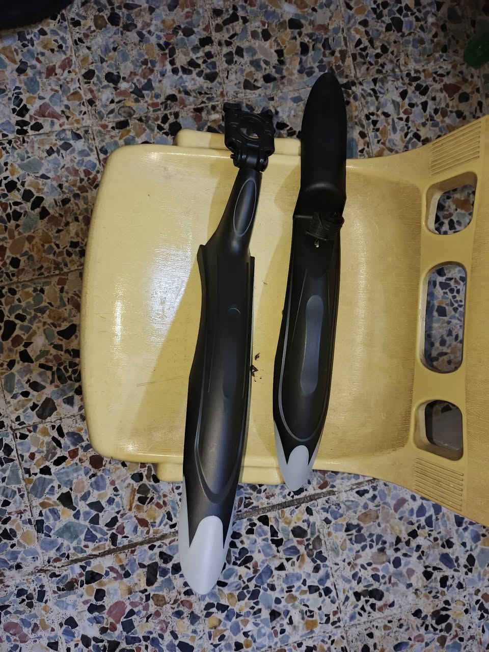 للبيع 
ناقصه بس زنجيل 
بغداد مدينه الصدر
سعر 300 
***********
