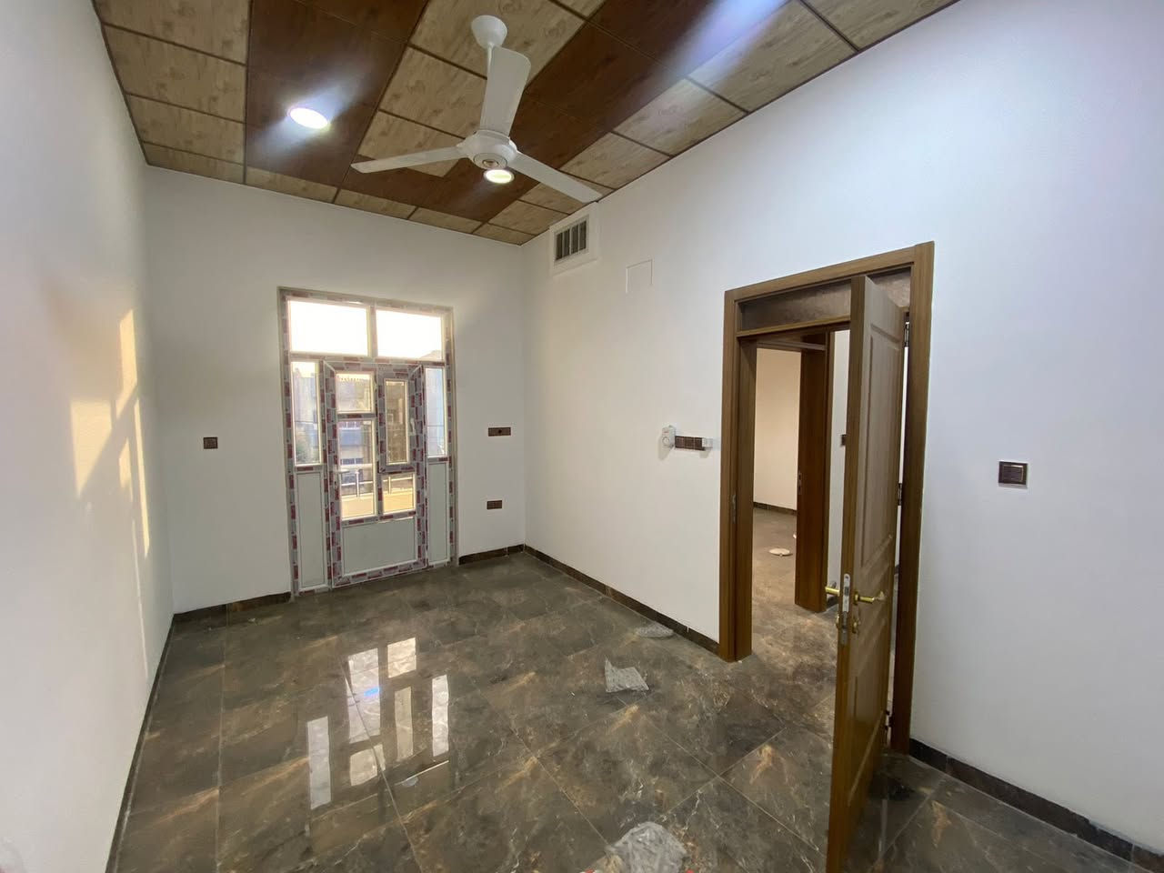 #مكتب_الاتحاد_لتجارة_العقارات_والمقاولات 
 🏛دار  للبيـــــــــع حي المصارف 🏛 

◀️ مساحـة 100متر 🏠

◀️واجهة 12 متر .بناء حديث 2020🏛️

◀️سند طابو ملك صرف ⭐️

◀️موقع مميز و هادئ🏠

الطابق الاول:
غرفه نوم واستقبال وهول ومطبخ وخدمات 🏠

الطابق الثاني:
وثلاث غرف نوم وخدمات وبيتونه🏠

تفاصيل اكثر يرجى مراجعة المكتب
_____________________________ 
         مكتب الاتحـــاد للعقار 
الفرع الاول : شارع المصارف الرئيسي 
الفرع الثاني: الصديق بداية سايدين البحرين 
***********◀️
          م. عبدالله العبيدي
