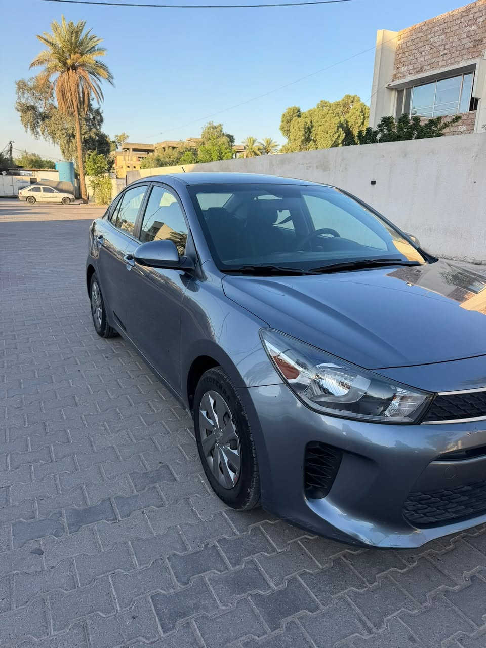 السلام عليكم للبيع كيا ريو 2019 مواصفات S وارد امريكي حادث بسيط جانبي بابين فقط ومكانين بارد ماشية 40 رقم بغداد بأسمي السعر 108 وبيهة مجال حك الجية للاستفسار *********** مكاني بغداد حي العدل شارع القادة
