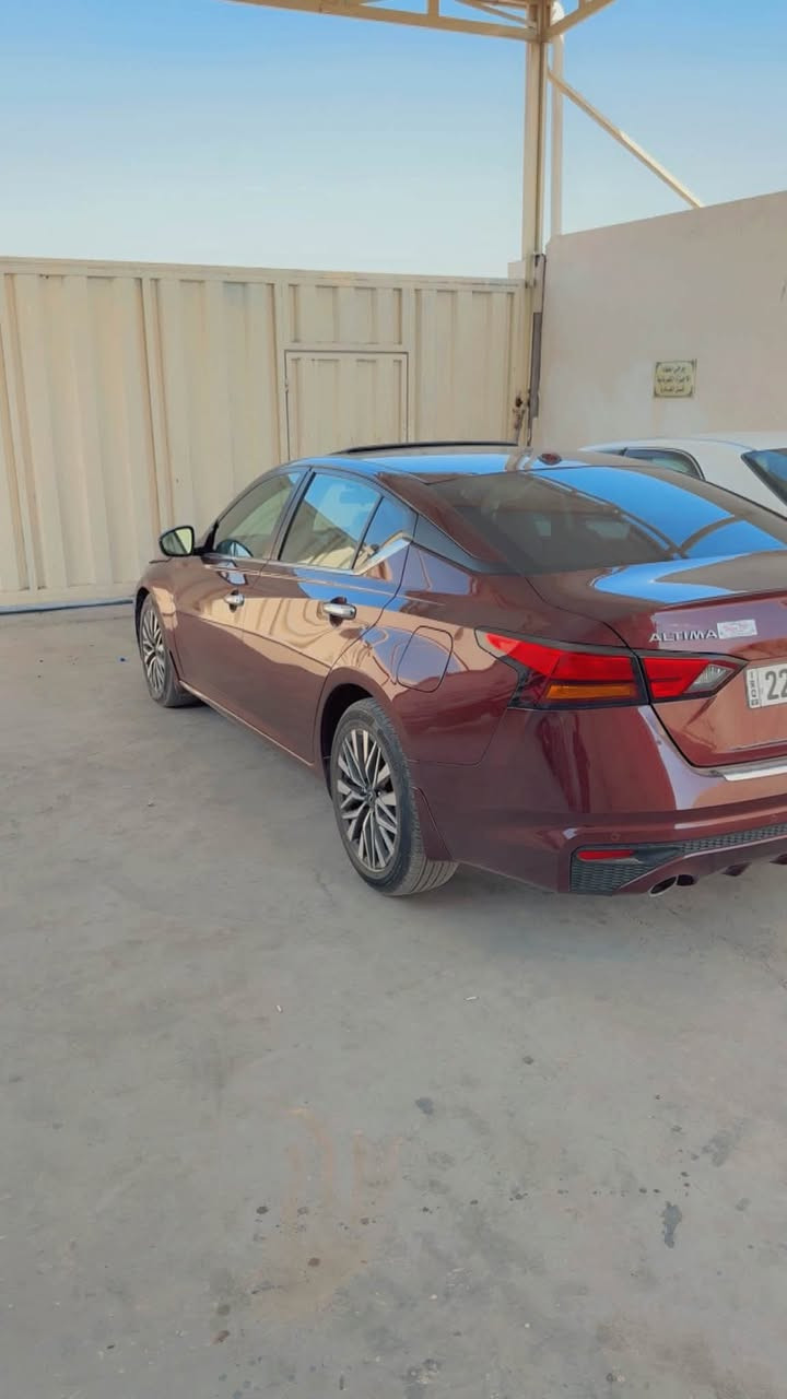 سلام عليكم التيما 2023 SVبلص اعلى فئه موصفات معروفه موصفاتها سياره بيها قطعتين صبغ ماشيه 40الف كيلو باسمي رقم اربيل السعر 168وبيها مجال مكاني بغداد ***********

