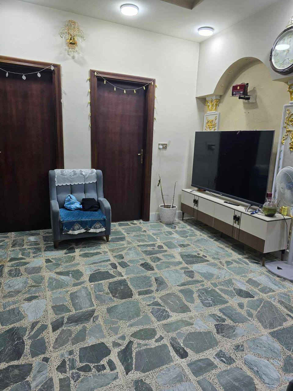 #عقار_للبيع_في_الهورة..
🔺 قرب ثانوية المجتبى الأهلية
🔷️ المساحة ٢٠٠ متر
🔺 بناء حديث طابقين
🔷️ تغليف واجهات
#السعر جوه السوك مناسب للشراي
🔷️ العنوان مكتبنا كوت_شارع الدلالين
🔷️ للأستفسار الاتصال على
*********** ☎️ 
النبراس للإستشارات الهندسية والعقارية والمقاولات في الكوت
