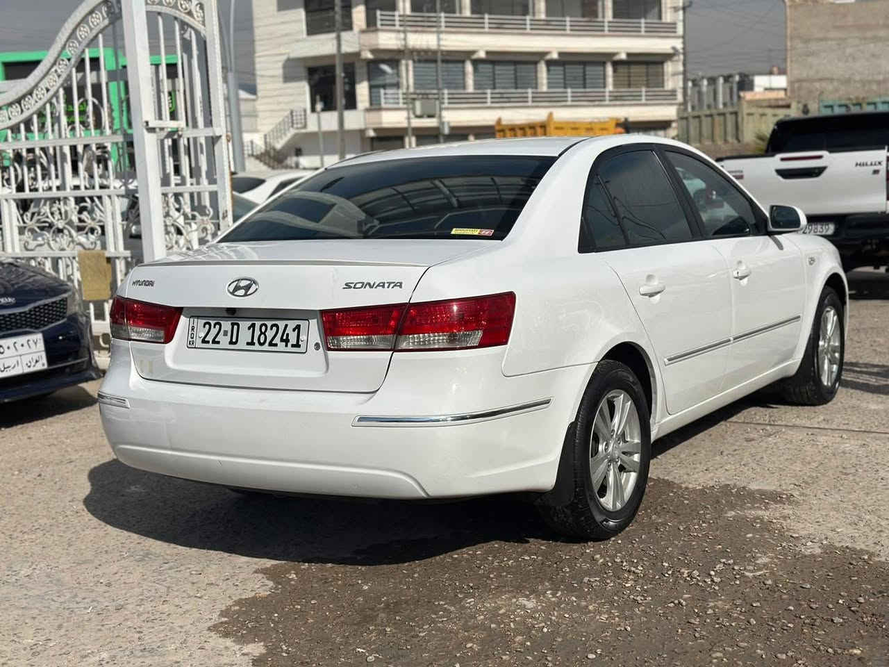 سوناتا ٢٠٠٩ خليجي جديده شحم واقع احلا من صور
مكفوله من صبغ فقط دعاميه صبغ 
 مكينه مكفوله من  والصوت والتنقيص والبخار كير مكفول حداديه وتبريد وتدفئة وتخم تاير مكفولات السياره   داخل عسلي والسياره  بدون دواخل السياره رقم  اربيل الدولي  
بدون نقص برغي
الرمادي مركز المدينه 
***********
السعر ١٤٢ وبيه مجال بسيط
