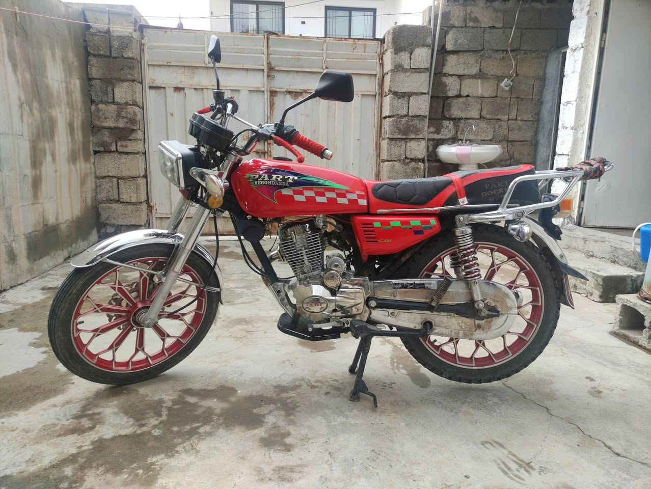 مطور للبيع بسعر 600 الف بي مجال لازم بطارية


**إذا كنت صاحب هذا الإعلان وتريد حذفه لأي سبب، رجاءا أرسل رسالة إلى الدعم الفني**