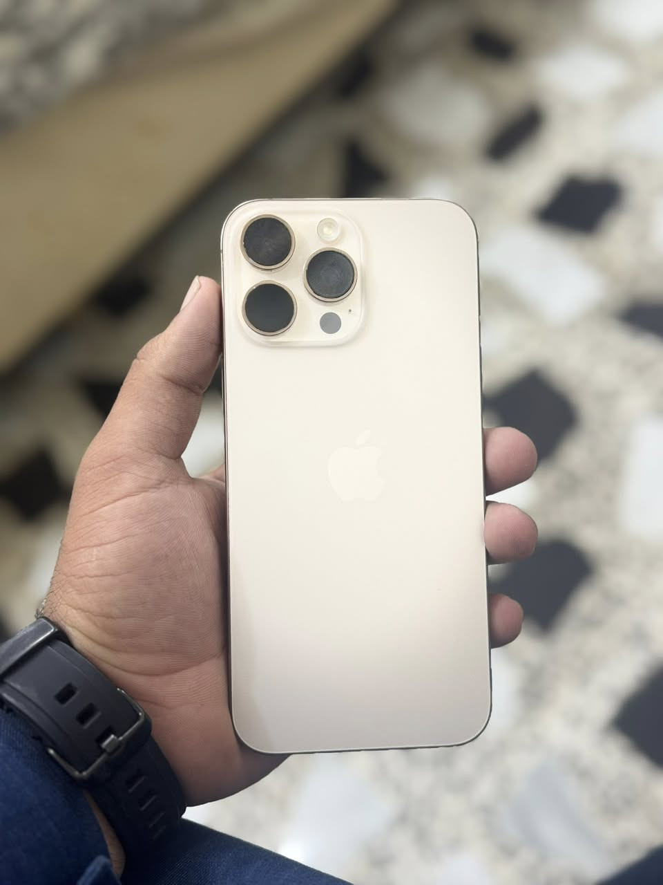 السلام عليكم
ايفون ١٦برو ماكس 
جهاز ماستر. لون صحراوي
بطاريه٩١
٢٥٦ 
جهاز مكفول. زلغ واحد ما بي 
عنواني بغداد 
***********
