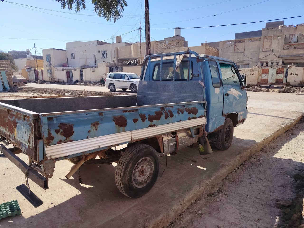 كيا حمل  هونداي السعر 14 ورقه محرك بيه بخار سياره شغاله عوزهه باتري مابيهه اكسل وكير وشاصي مكفولات رقم بصره سنويه لل28 راعيهه مااندله تخم تاير سياره عوزهه ترتيبات مكاني واسط ***********
