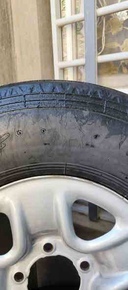 سلام عليكم ويل عادي نجمه حجم 17 أصلي ياباني وتخم تاير بالون واحد أبو جمل الاصلي واربعه عادي تيرات نص عمر السعر 400 مكانها بل نجف رقم لتواصل ***********
