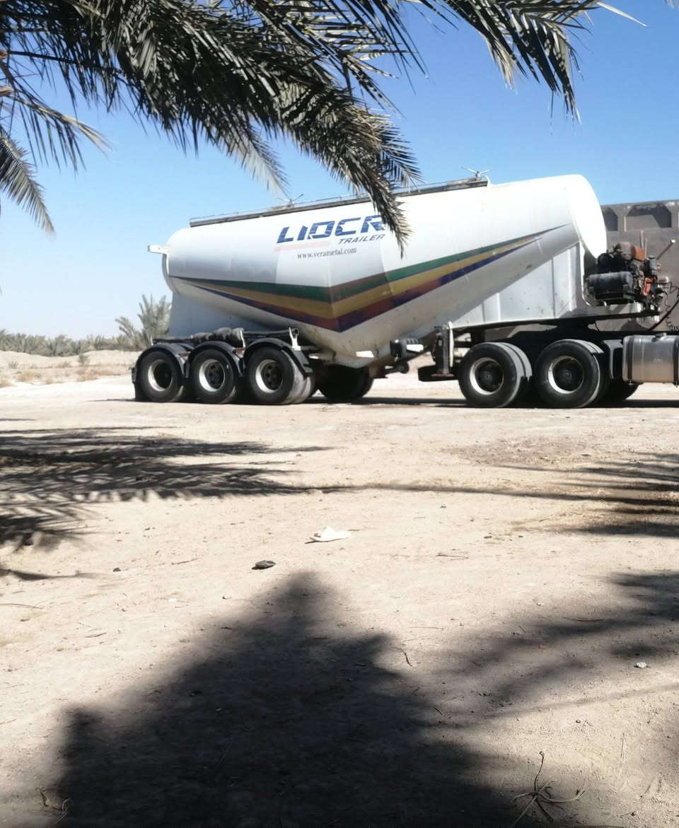 للبيع سايلو سبعه يحمل 45 طن 3 دناكير واحد رفاع تخم تاير جاهز للعمل قبقين الاسفسار  النتصال على الرقم ***********
