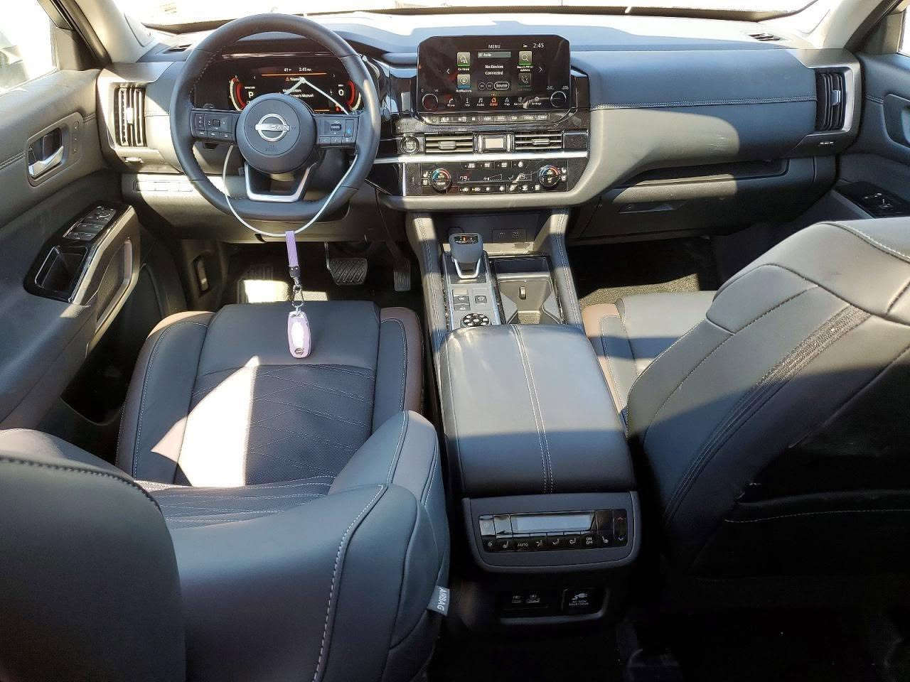 NISSAN PATHFINDER (2025)
مواصفات بلاتينيوم ماشيه الف ميل فقط 
السعر 215 بالحرة السيارة بعدها بالطريق 
الي تعجبة السيارة يتواصل على *********** واتساب فقط متواجد
