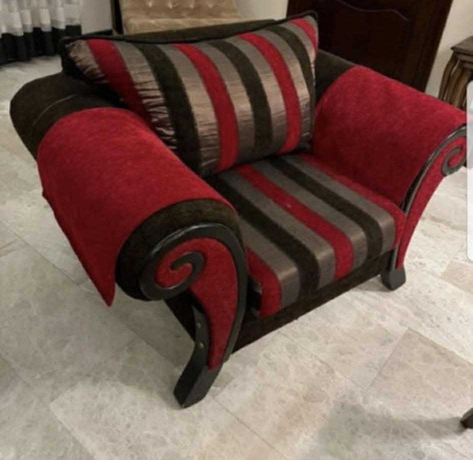 طخم خشب زان اصلي  كلش عملي وقوي
٨ مقاعد  
سعر ٣٠٠ الف وبي مجال 
تواصل على الخاص 
او واتس اب ***********
