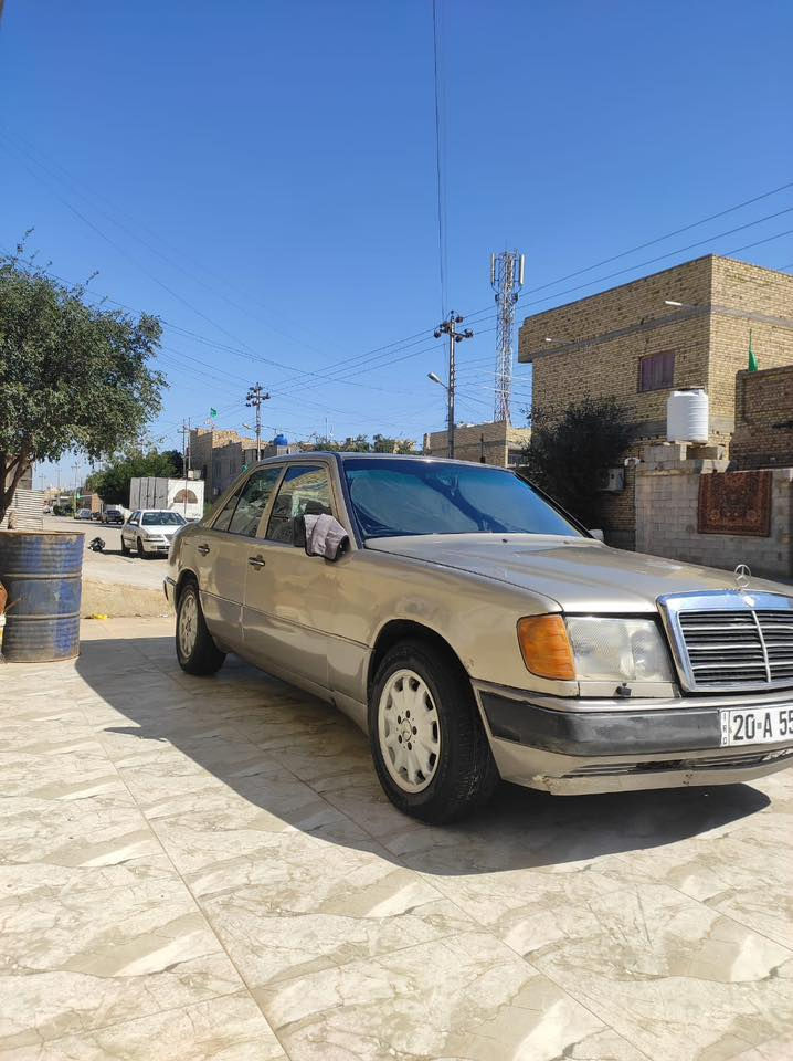 السلام عليكم مارسدس دب للبيع محرك 2500سياره نضيفه مكان السياره ميسان العماره لاستفسار على هاذالرقم  ***********
