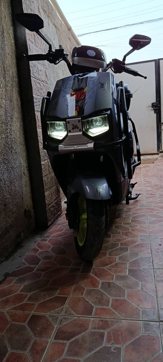 السلام عليكم دراجه شحن البيع صارله شهر من مشتغله اني اخذته ب 1200 اذا تشتري انطيني سعر  ونشالله مانختلف ***********
