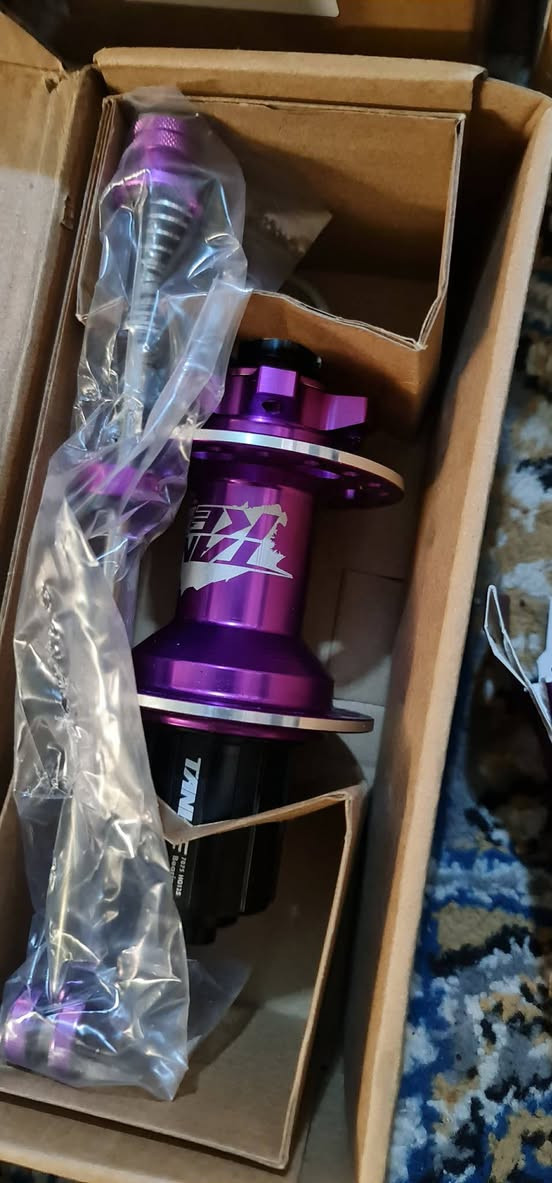 غراض باسكل كلهن ماركات مامستخدمات للبيع كلمن وسعره التواصل خاص او ***********
