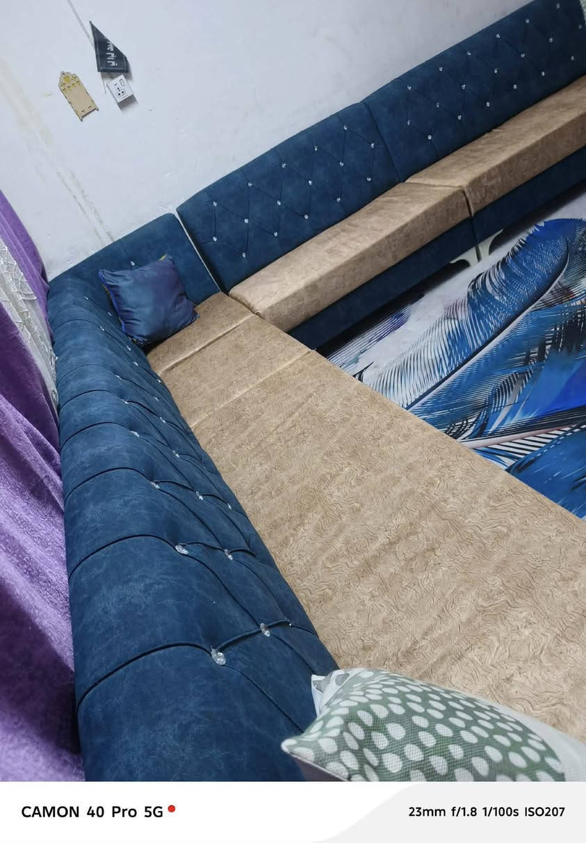 ديوان 10 مقاعد نضيف تسكام اي ضرر مابي اخو الجديد السعر 250 وبي مجال المكان كربلاء ***********
