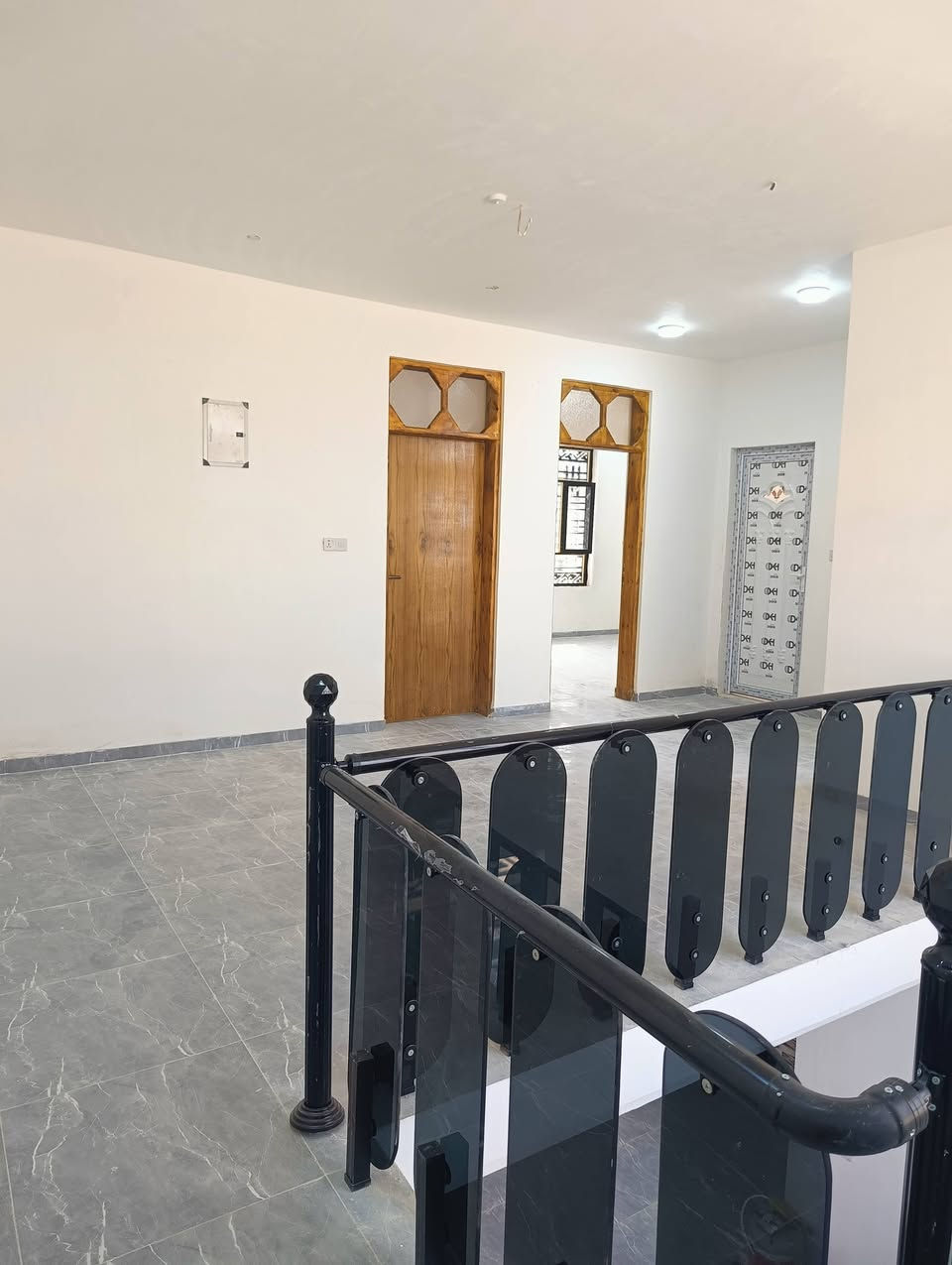 #ملاحظه#لمن يرغب في عرض عقاره🏤 طابو صرف او زراعي اوتجاري يرجى مراسلتنا اوالاتصال بنا☎️
السلام عليكم اليوم جبتلكم عرض مميز يرجى متابعة البيج حتئ تصلكم جميع العروض داخل المكتب🔥 ///دار مساحة150 متر للبيع طابوصرف زراعي سند 25 ثلاث غرف  نوم ستقبال هول مطبخ مجمع صحيات داخل وخارج وفوك موقع  الدار بابل طهمازيه داخل  مجمع لاامير السكني خواني خواتي ربي يحفظ الجميع السعر وباقي التفاصيل خاص او 
اتصال ***********🫣
وتساب ***********
