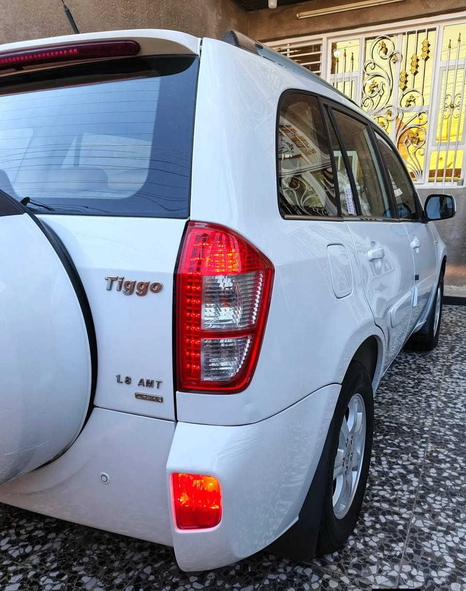 السلام عليكم للبيع شيري تيكو موديل 2013 سياره جديده جدا مكفوله لاضربه ولاصبغ  ولاتبديل مكينه كير على وضع الشركة بأسمي تحويل مباشر ماشية 64 الف حقيقي السعر 77 وبيها مجال الرقم *********** العنوان بغداد الشراي يتصل
