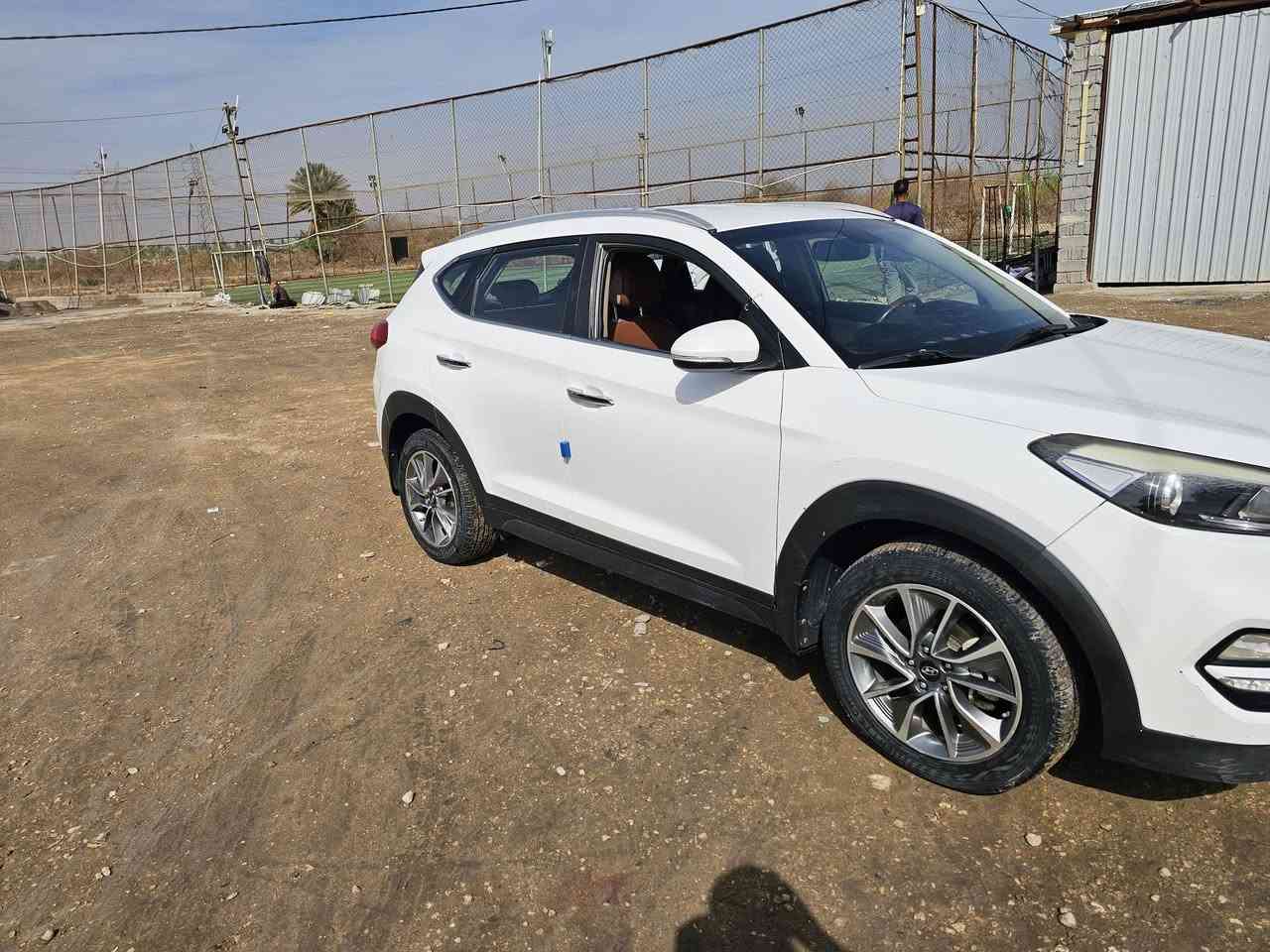 توسان ٢٠١٨ للبيع 
السيارة مكفولة بأسمي رقمي ***********
مكانها بابل
