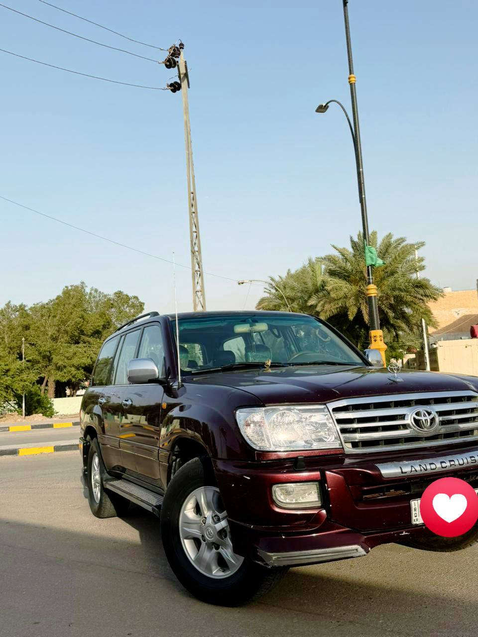 سلام عليكم لاندكروزر مونيكا موديل 2000 سياره جديده تخم تاير دنلوب رقم سليمانيه باسمي سياره بيها منضومه غاز  منضومه زنون اصلي سياره مكفولة من ضربه سعر 150 وبيها مجال رقم الاستفسار *********** سياره لون مميز
