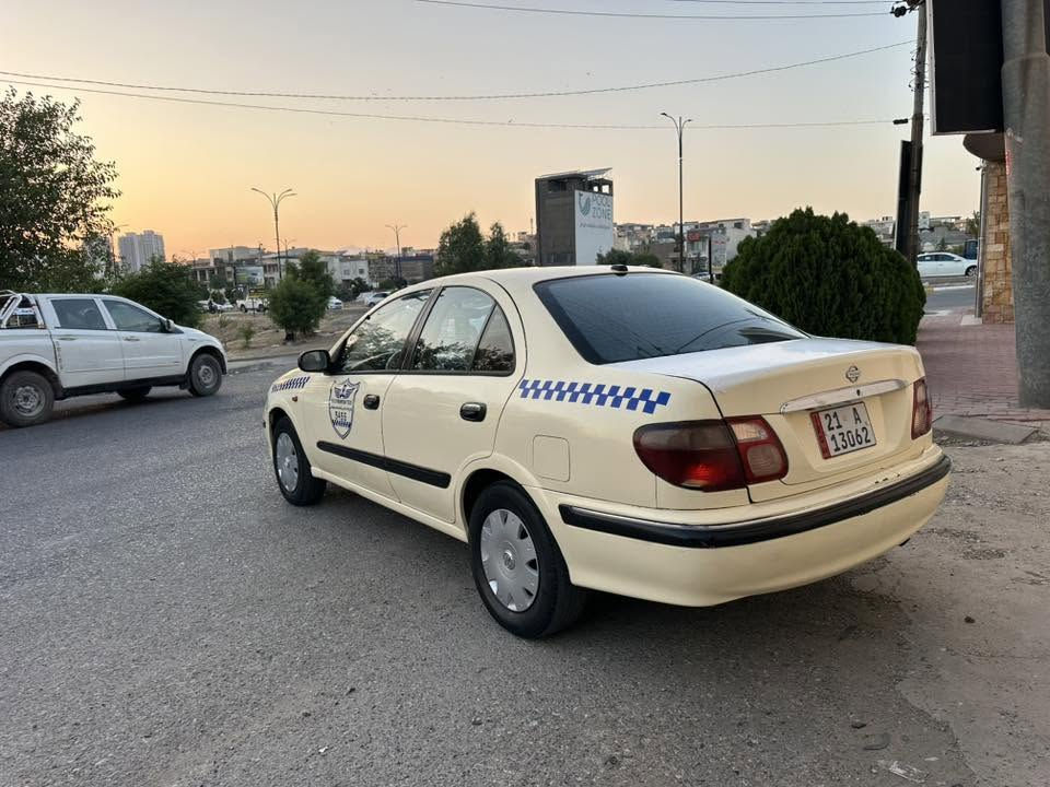 بەناوی خوا نیسان سەنی ٢٠٠٢ سەیارەکە زۆر جوانەوڕیکووپێکە مالی کاسپییە  بیلاد سپییە گیڕومەکینەو تەبریت بەشەرتە سەنەوی هەتا ٢٠٣٠ تازەیە دەعمی نیە قرچیکی زۆربەسیتی دوای هەیە و تەواو 

***********
