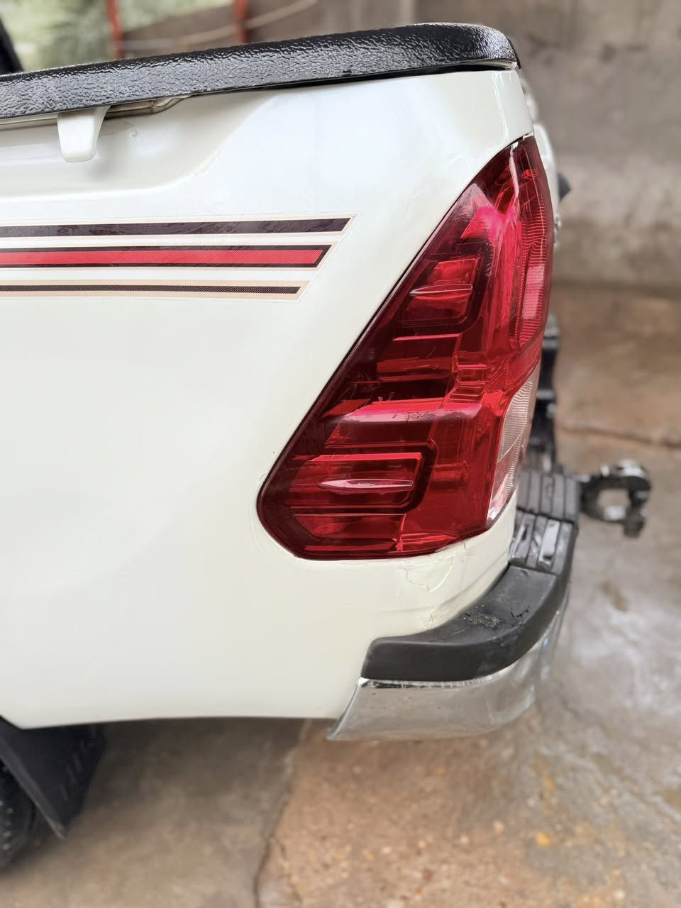 هايلوكس  فورويل موديل 2020 بريمية لون صدفي  فول مواصفات تبريد خلفي  رقم اربيل تريد وكالة او تحويل سنوية لل2030
السيارة بيهة شخوط باب السايق والثاني والجاملق الامامي  وبيهة طخة زغيرة جوا البك لايت 
للأستفسار 
***********
مكانهة بصرة قضاء المدينة
