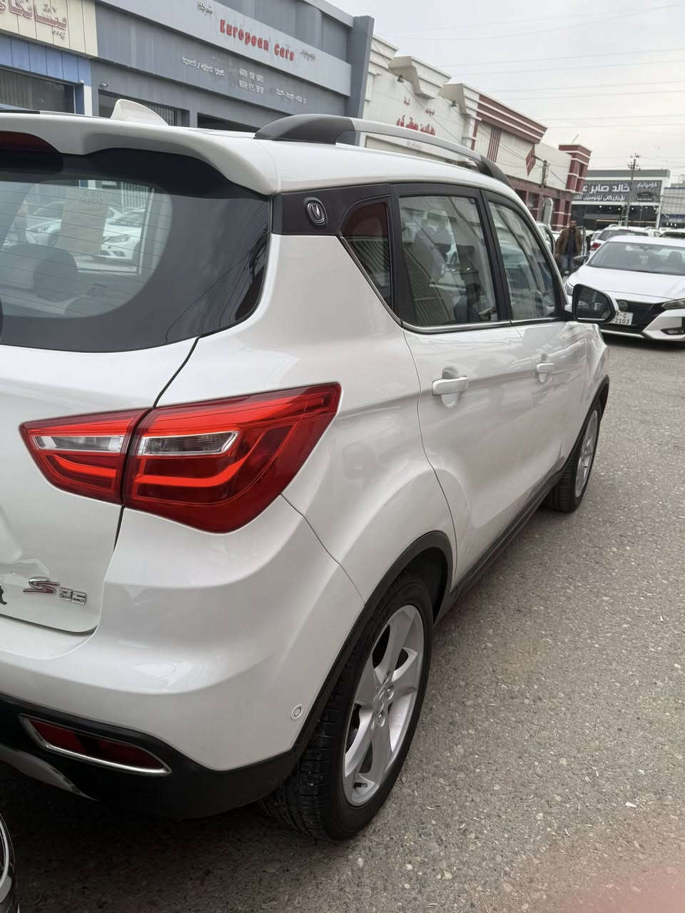 سلام علیكم شانجان S35 مودیل 2019 رقم سليمانيه جديد 2028 مواصفات فول فتحه سلايت كشن ابيض اسود جلد حساسات امامي خلفي كاميرات كير محرك مامفتوح ثلاثه مكانات تعدل بارد بي بدون صبغ تبريد شغال سياره احلي من صوره مكان مكاني اربيل 
سعر ٨٩
رقم موبايل [***********
