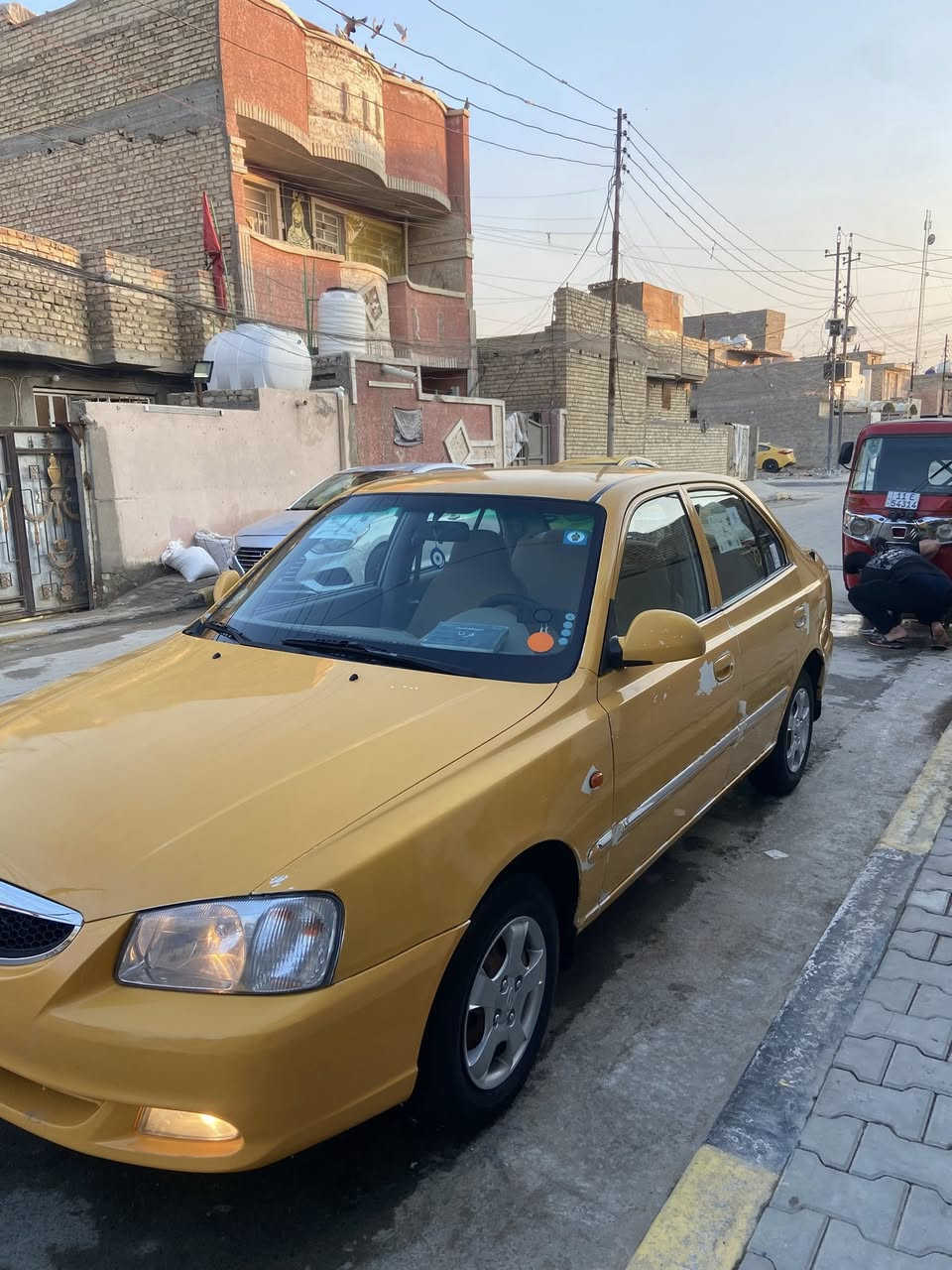 السلام عليكم للبيع هونداي فيرنا موديل 2015 ماشيه 68 حقيقي باسمي مصفره هيئه وغرامات مدوشمه عام سفاري كاعيه كشنات سقف صندوق تخم تاير جديد صدر بلادي سياره ربع متصرف عليها 
للاستفسار/***********
العنوان / بغداد الشعب حي التجار
