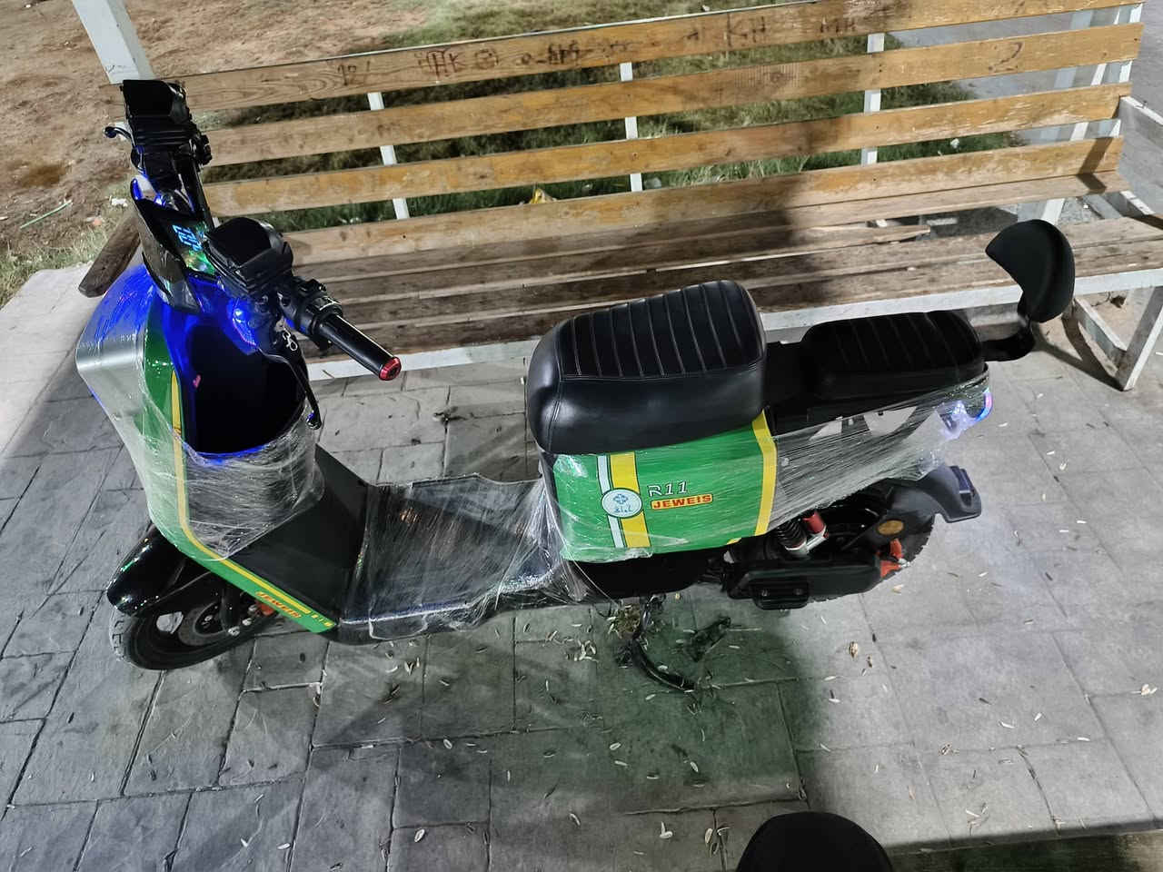 آر 11 دراجه نضيفه حيل ما ناقصه شيء اشاير اناير بطاريات بلاد السعر 400 مكان قبله تواصل ***********
