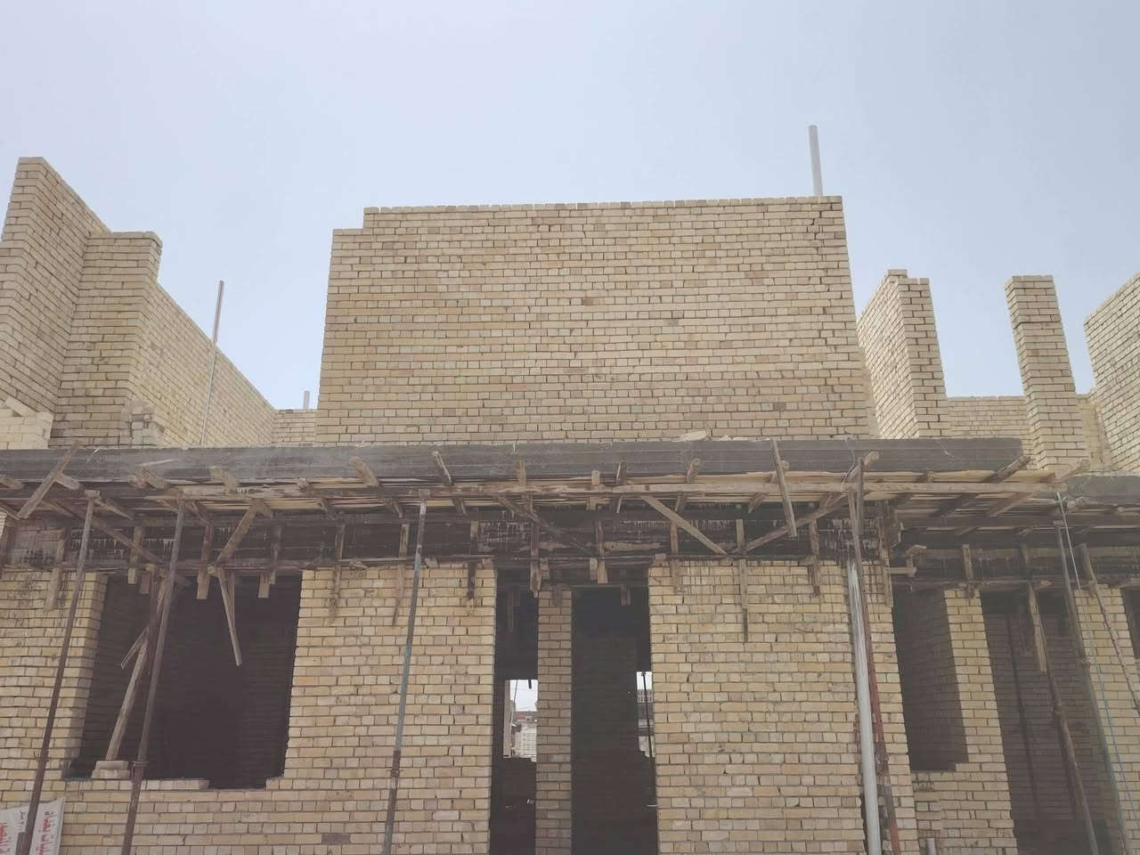 السلام عليكم خلفه بناء درجه اولئ متفرغ حاليآ اشتغل قطعي وعل دبل الارضي325 بأنسب الاسعار التزام بل موعد شغل درجه اولئ اشراف مهندس رقم ***********
