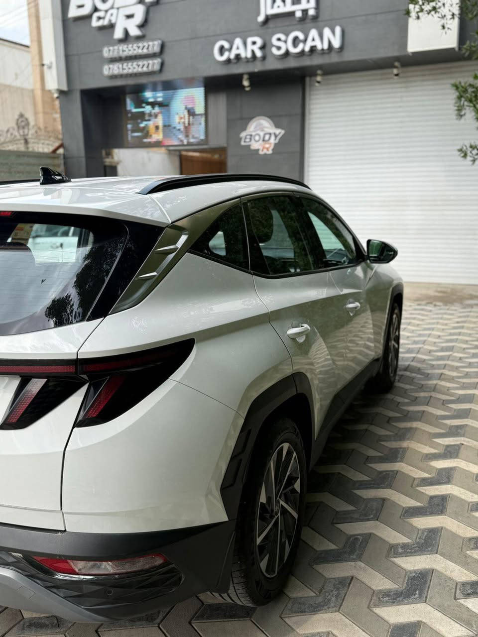 سلام عليكم للبيع هونداي  توسان خليجي موديل 2023 بغداد مشروع وطني تحويل مباشر خليجه مكفوله كفاله عامه استلام شركه علا ايدي اني مطلعه ماشيه 45 أخت الزيرو سياره جديده كير مكينه حداديه تخم تاير تبريد سياره حيل جديده فول عدى الفتحه موصفات الخليجي معروف مفول بصمه شاشات تحكم تايبسي امامي خلفي تبريد امامي خلفي سياره مكفوله من حادث أو تبديل أو ضرر فقط بارد يم قبق بانزين اثر شخط وعفته بس بارد شبر موضح عندك وسونار مرفق سياره مكفوله سعره 220 وبيه مجال وبلعافيه ع ياخذه عنواني بغداد المنصور ***********
