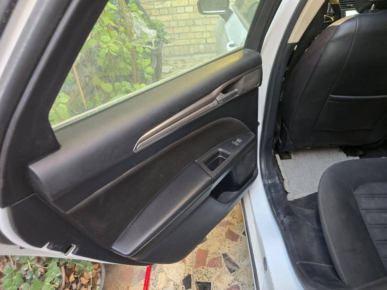 السلام عليكم مكلف بالنشر 

اتصل براعيه 

فورد فيوجن SE – وارد أمريكي
📅 موديل: 2020 (تقريباً)
⚙️ محرك: 1.5 تيربو EcoBoost
📍 رقم: 11-S 62039
✨ المواصفات:
شاشة وسط + بلوتوث
كاميرا خلفية + حساسات
مثبت سرعة
جنوط ألمنيوم
تحكم ستيرن + أوتو لايت
اقتصادي بالبنزين وقوي بنفس الوقت
🛠 السيارة بحالة جيدة، شغل نظيف
📄 أوراقها كاملة وجاهزة للنقل
💰 السعر: (95) بي مجال
📞 للجادين فقط – اتصال/واتساب 

+964 771 051 4162
