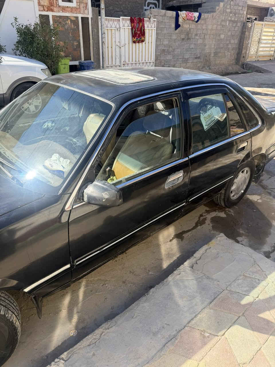 للبيع دايو برنس موديل 1993جاهزه من كلشي كير محرك صدر سنو يه مجدده ل 2028 السعر 32$وبيه مجال موقع السياره الرمادي الخمسه كيلو استفسار ***********
