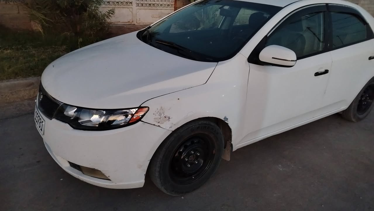 سيراتو خليجي 2012 رقم سليمانيه باسمي صار شهر حولتها باسمي نص فول گير محرك تبريد قماره تكم شواصي كفاله حداديه ودبلات كله جديد 
كهربائيات كلها شغاله مصبوغه حزام اثر طخات بسيطه السعر 88 وبها مجال تريد وكاله تريد تحويل للاستفار اكثر اتصال على الرقم ***********
