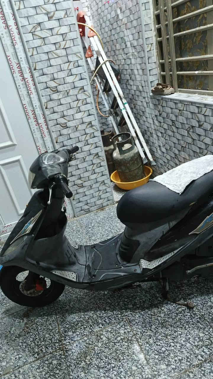 اسلام عليكم
دراجة ماكس للبيع
ما صارلهة اهواي من نازلة. رمبة
النضافة مثل ما تشوف گدامك 
الكهرباءيات شغالة 
السعر 750وبيهة مجال بسيط اذا بس تعامل لا تجي 
الخاص مفتوح
الكفرات كلهة مختمة


**إذا كنت صاحب هذا الإعلان وتريد حذفه لأي سبب، رجاءا أرسل رسالة إلى الدعم الفني**