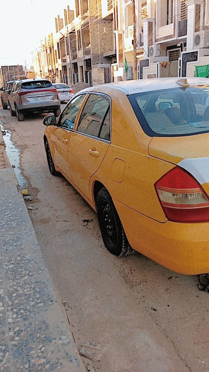 سلام عليكم سياره بي واي دي F6 موديل 2011 السياره خير من الله تبريد كهربائيات صدر كلشي جاهزه من كلشي السياره فتحه كير ومكينه مكفولات مرئ شفط حساسات اماميه وخلفيه السياره ضربته اماميه بل دعاميه فقط لا شواصي ولا لغود السعر 40 وبيها مجال للشراي المكان الرستميه خلف المرور رقم الهاتف ***********
