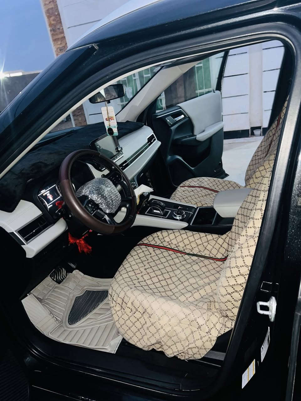 سلام عليكم
سياره مستبوشي لاندر مديل 2022
رقم بغداد 
سياره مفوله عل اخير  سياره 
سبعه راكب سياره  بيع او مراوس بدورنكو لو جيب مديل 20وفوك  الاستفسار رقم ***********  واتساب بي
