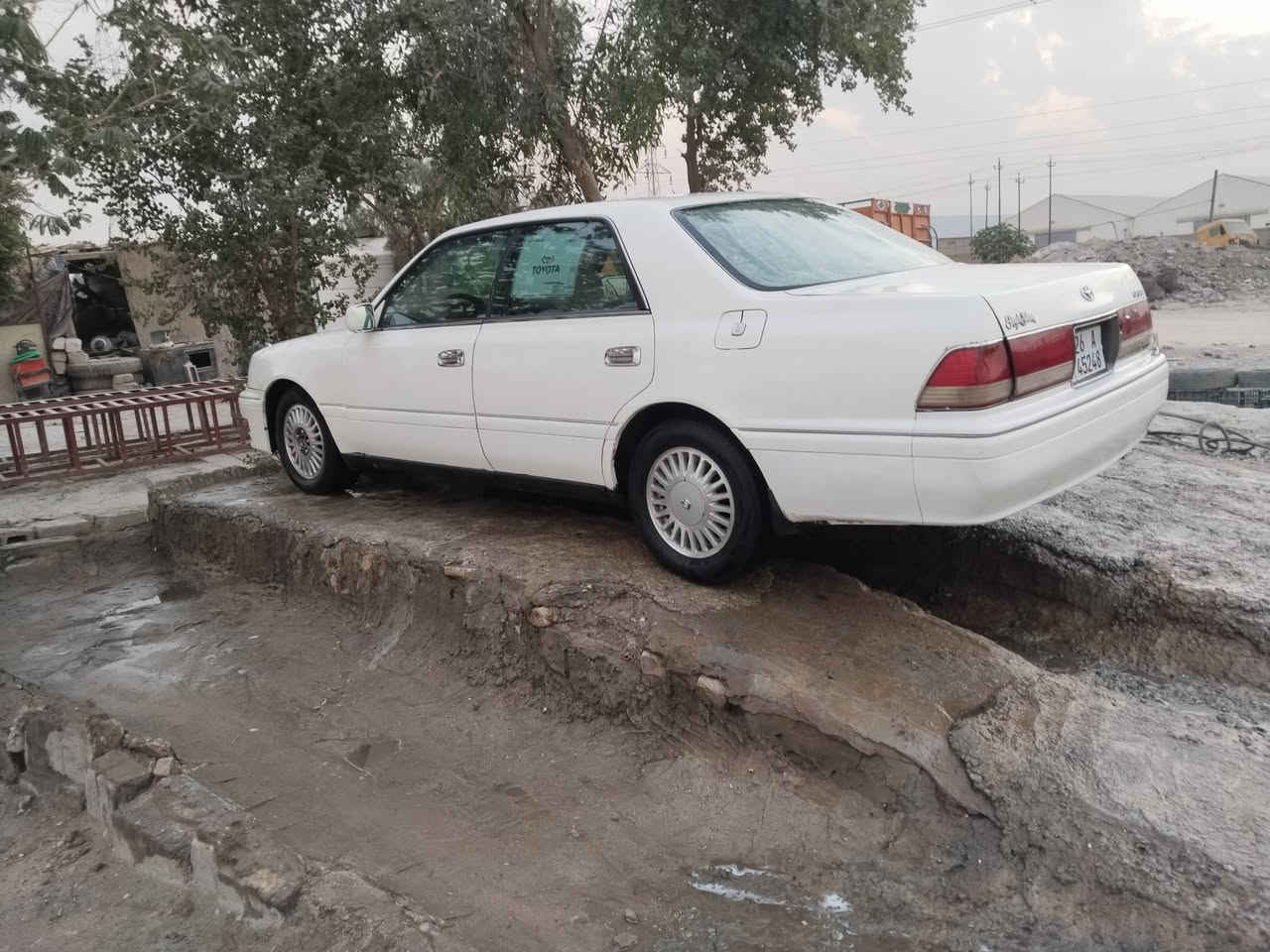 سلام عليكم راس ثور فلات موديل 1997بيه فخذه بسمي صلاح الدين مكينه فيشتين سعر 80.   ***********مكاني النجف
