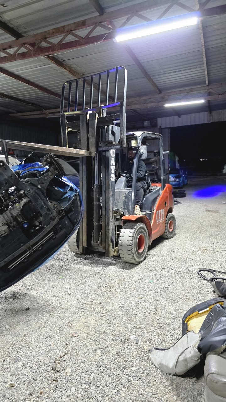 يا الله اللهم صل على محمد وال محمد من قلب كوريا الجنوبيه الى مجمع سيد حمود الميالي جميع قطع الغيار الاصليه كاز بنزين موجوده وبانسب الاسعار المكان واسط الصويره منطقه التنميه ويوجد خدمه توصيل جميع المحافظات الاستفسار اكثر يرجى الاتصال على الرقم
*********** سيد جعفر
