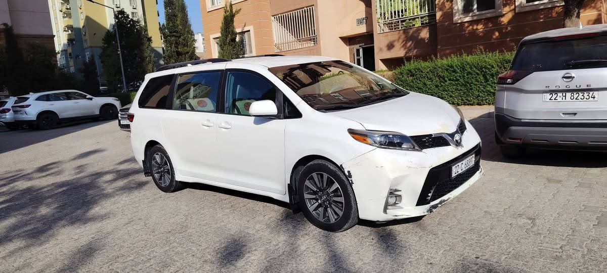 سينا للبيع
موديل 18
بيها اربع قطع 
سيارة بأسمي
سنوية2030
سعر 195$ مجال
***********
***********
