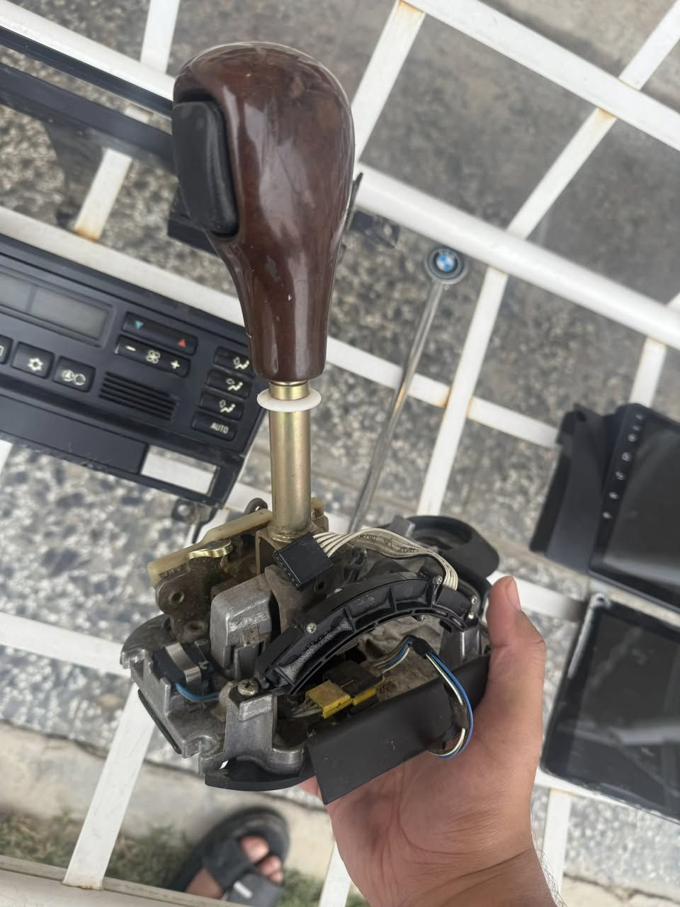 غراض bmw خفاش للبيع قيم واخذ 
شاشات عدد 2
ستيرن خفاش
مبخرة
قاعدة جكمجة
تحكمات تبريد 
اريد
ذراع كير مع السلكتر
يوجد توصيل داخل بغداد 
رقمي ***********
