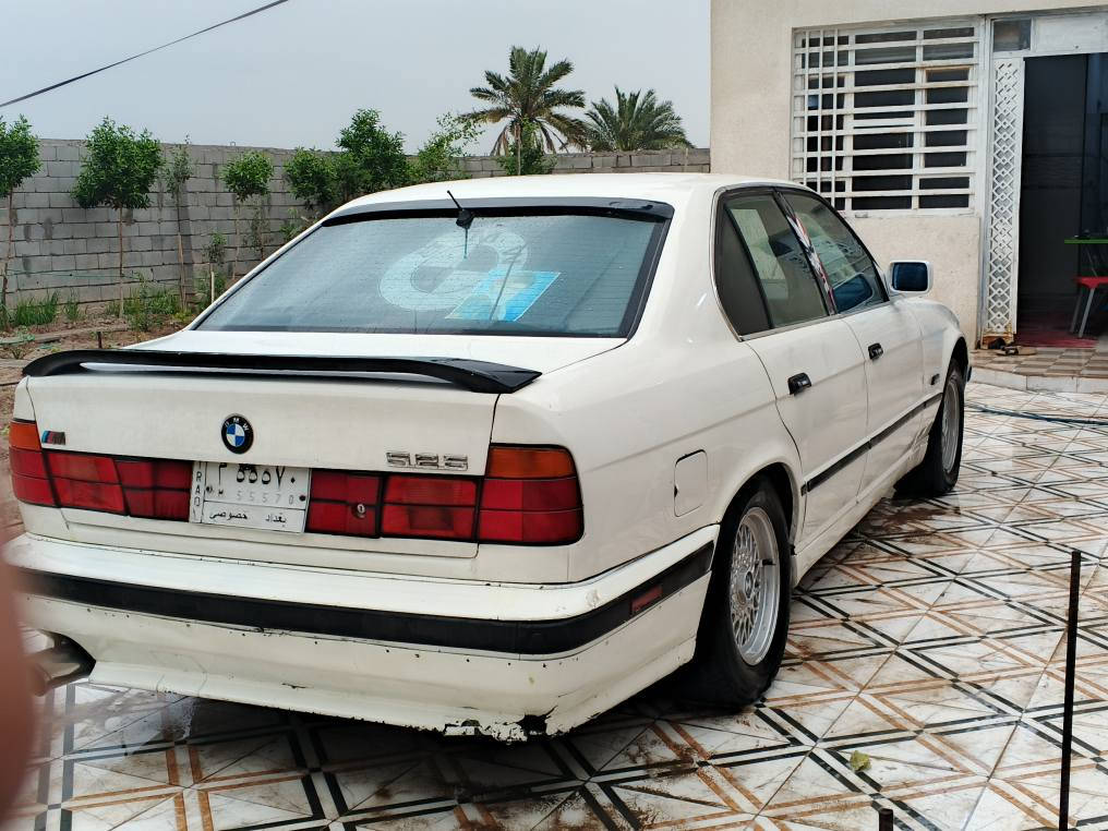 السلام عليكم BMW525اصل سنويه قبل تقريبا 6اشهر انتهت رقم بغداد شبه مميز جاهزه للتحويل  محرك6مسكر كير اوتو شلعه ومعدل طياره ✈️

جام كهرباء شغال
 تبريد  
 لايت عالي زنون ناصي زنون بلوجكترات زنون
اشاير رباعيه وسوارت والبدعاميه كلهن شغالات
 سنتر لوك
 بيها شاشات ثنين وحده MB3   والثانيه داش كام امامي خلفي
 دشبول وكشنات جلد نضيفات 
باتري قبل 5ايام شاده
 تخم دسكات امامي وفلنجات قبل اسبوع بدلتهن ب130الف
 البدي مكفول من الكصه ونقل الجثه والباقي شوف العين 

بالنسبه للسعر  رمشلي وانا اخابرك اكلك ابيش
كل التفاصيل ذكرتهن  
مكاني بصره  *********** واتساب
‏‪***********‬‏ اتصال البصرة, العراق
