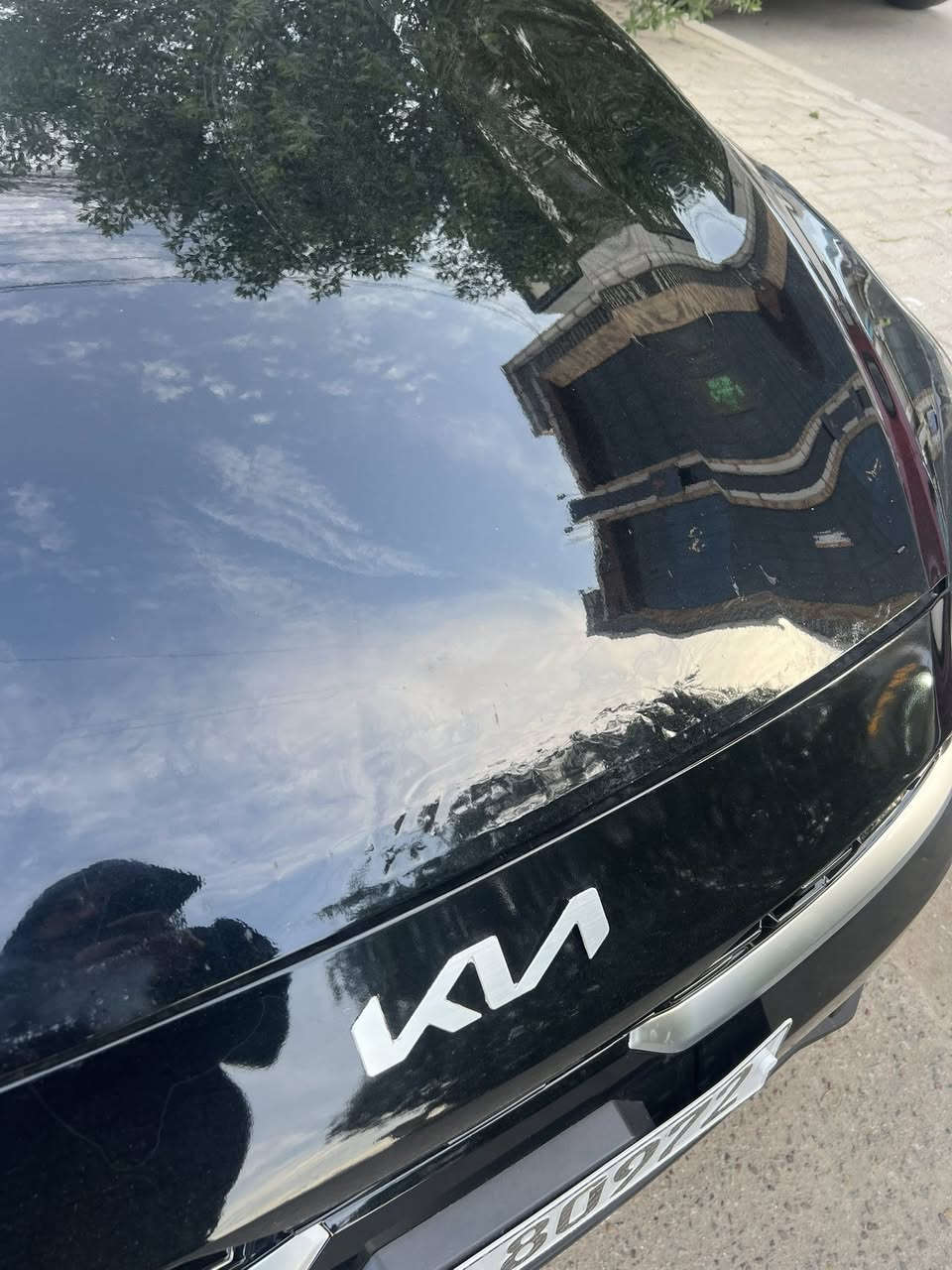 السلام عليكم 
فورتي GT Line فول مواصفات موديل 2024
فتحة 
بصمة 
شحن لاسلكي 
رادارات 
اشاير مري
تشغيل عن بعد
هواية مواصفات 
ماشية 
11 ميل
حادثها موجود بالصور 
كلها راجعه بارد بدون اي صبغ بس مروجة كدامك صورها 
كير مكينة مكفوله كفاله عامه
دواخل مكفولة لا لغد ولا شاصي ولا أي دواخل 
أيرباك دركة فقط 
سعرها ١٤٧ قفل 
رقمها بغداد بأسمي
*********** واتساب موجود
