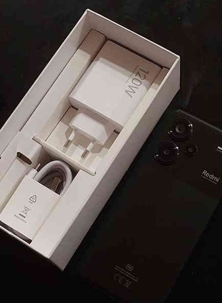 ريدمي 13 برو بلص
redme 13 pro plss 5G
ذاكره 512
عشوائيه 12+12
شاحنه 12 واط
شاشه 120 هيرتز
(النسخه العالميه) 
السعر 300 وبيه مجال
***********
