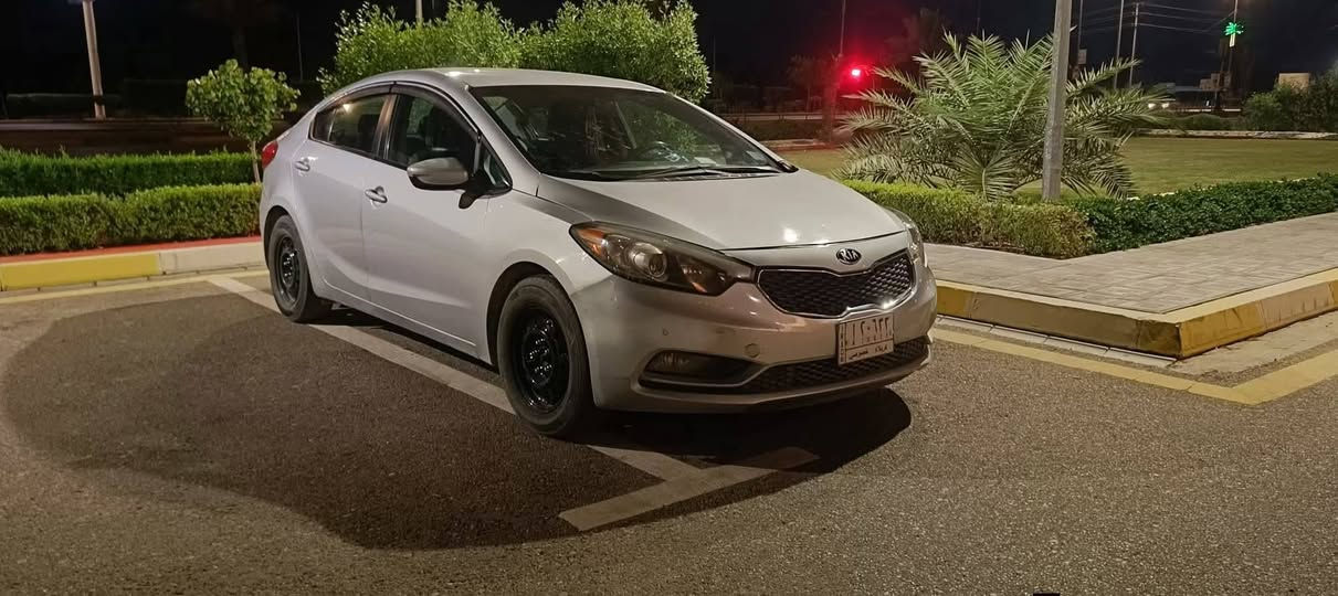 فورتي موديل 15بيها قطعتين صبغ وجاملغ تبديل نفس اللون السعر 115وبيها مجال
للتواصل 
***********
غير متواجد فيس
