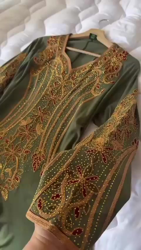 كشخة العيد 
القياسات L xl xxl 
السعر ٢٠
الخامه كشمير مطاط ميطفر ولا يذب لون
يوجد خدمة توصيل توصيل بلد الفين


**إذا كنت صاحب هذا الإعلان وتريد حذفه لأي سبب، رجاءا أرسل رسالة إلى الدعم الفني**