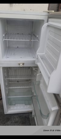 ثلاجة ١٠ قدم • تجميد • بلديات